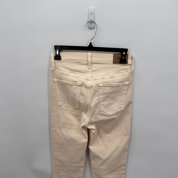EDWIN Bree Straight Jeans in Ivory Vanilla // 25 - Picture 9 of 14